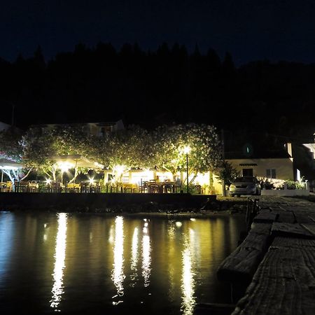 Akrogiali Rooms Mpoukaris Bagian luar foto