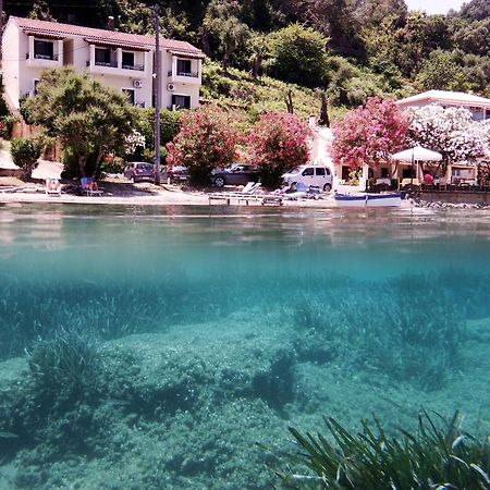 Akrogiali Rooms Mpoukaris Bagian luar foto