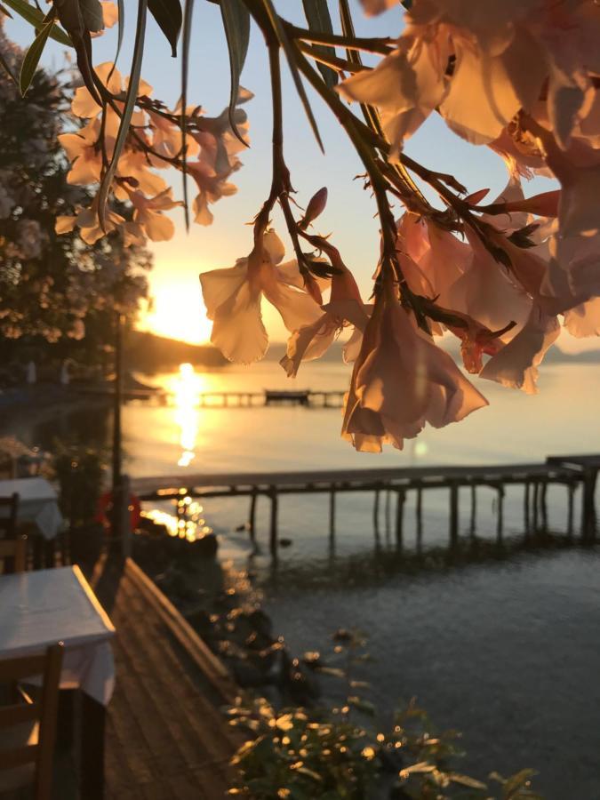 Akrogiali Rooms Mpoukaris Bagian luar foto