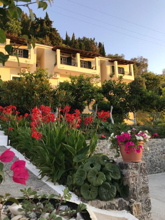 Akrogiali Rooms Mpoukaris Bagian luar foto