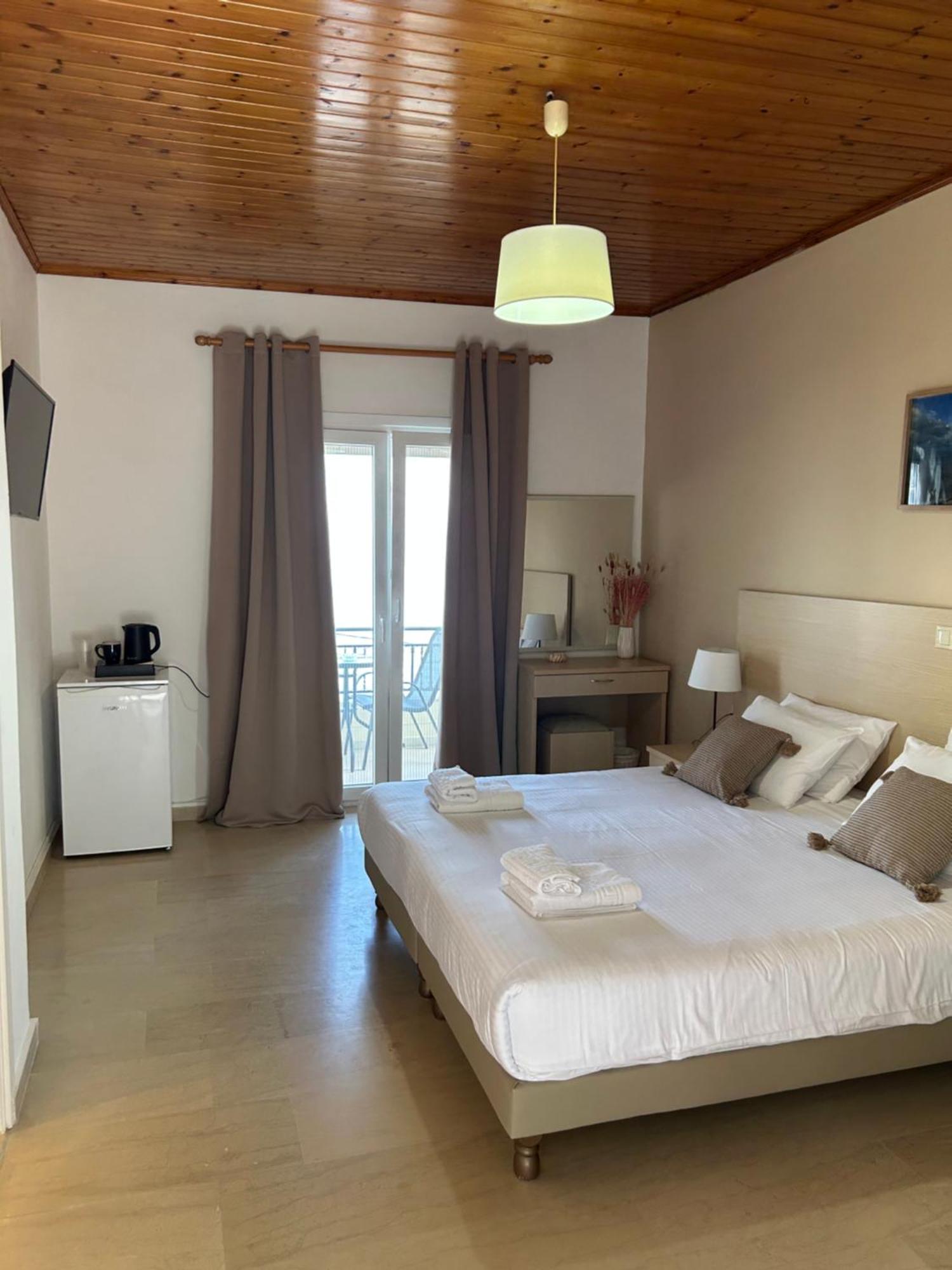 Akrogiali Rooms Mpoukaris Bagian luar foto