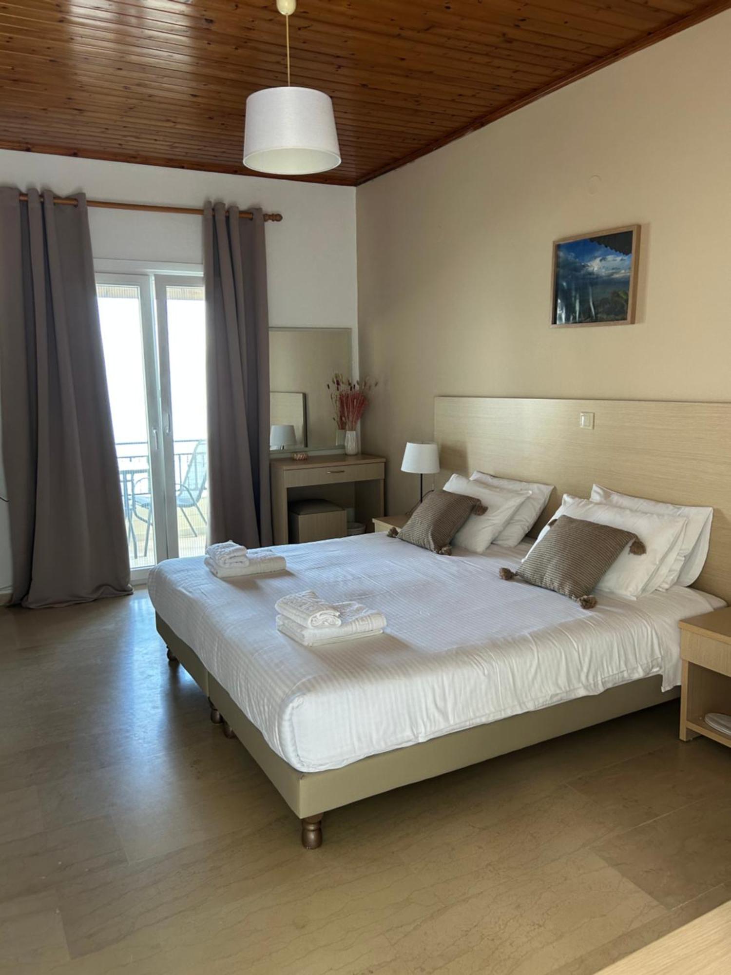 Akrogiali Rooms Mpoukaris Bagian luar foto